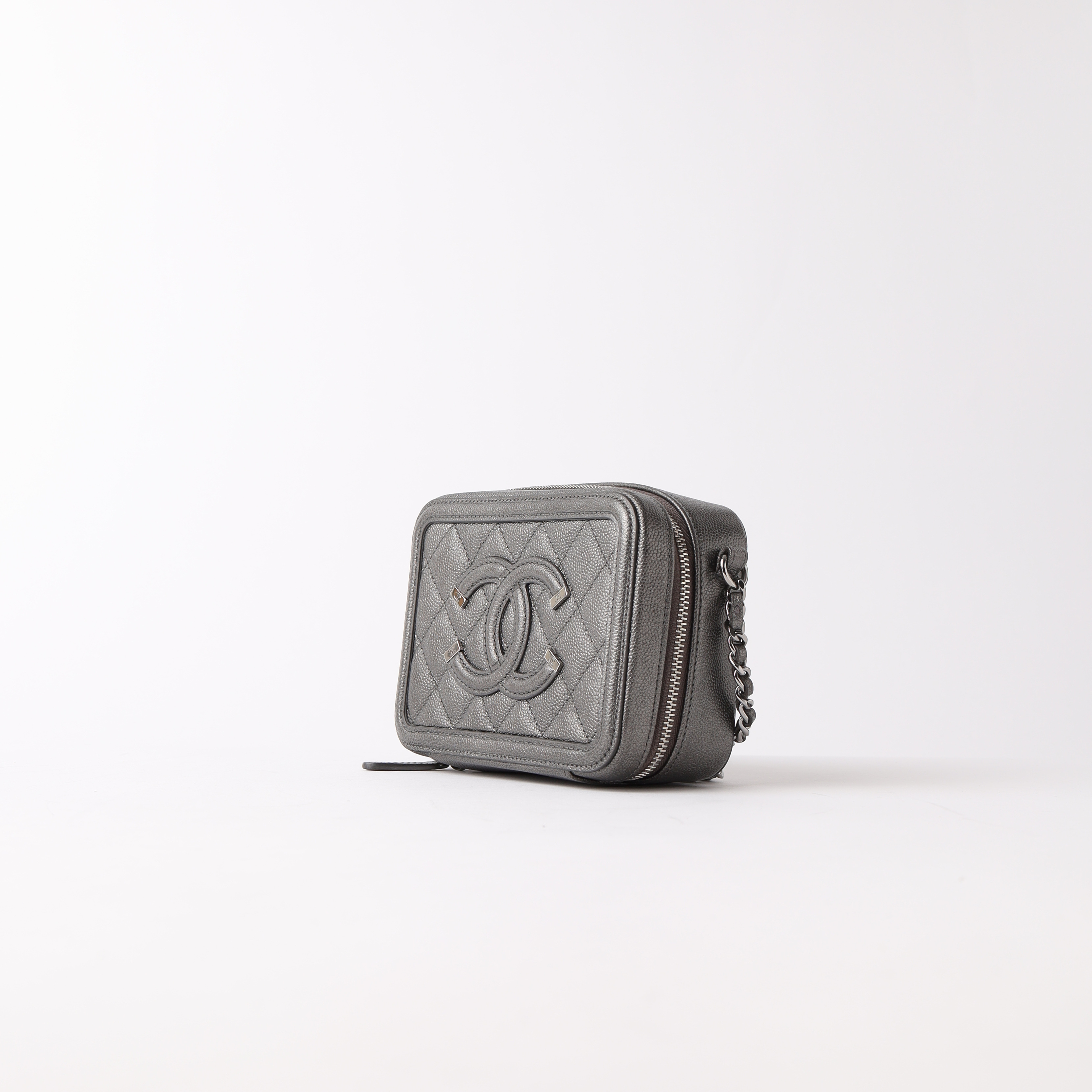 Pre-owned Chanel Caviar Mini Filigree Vanity Clutch