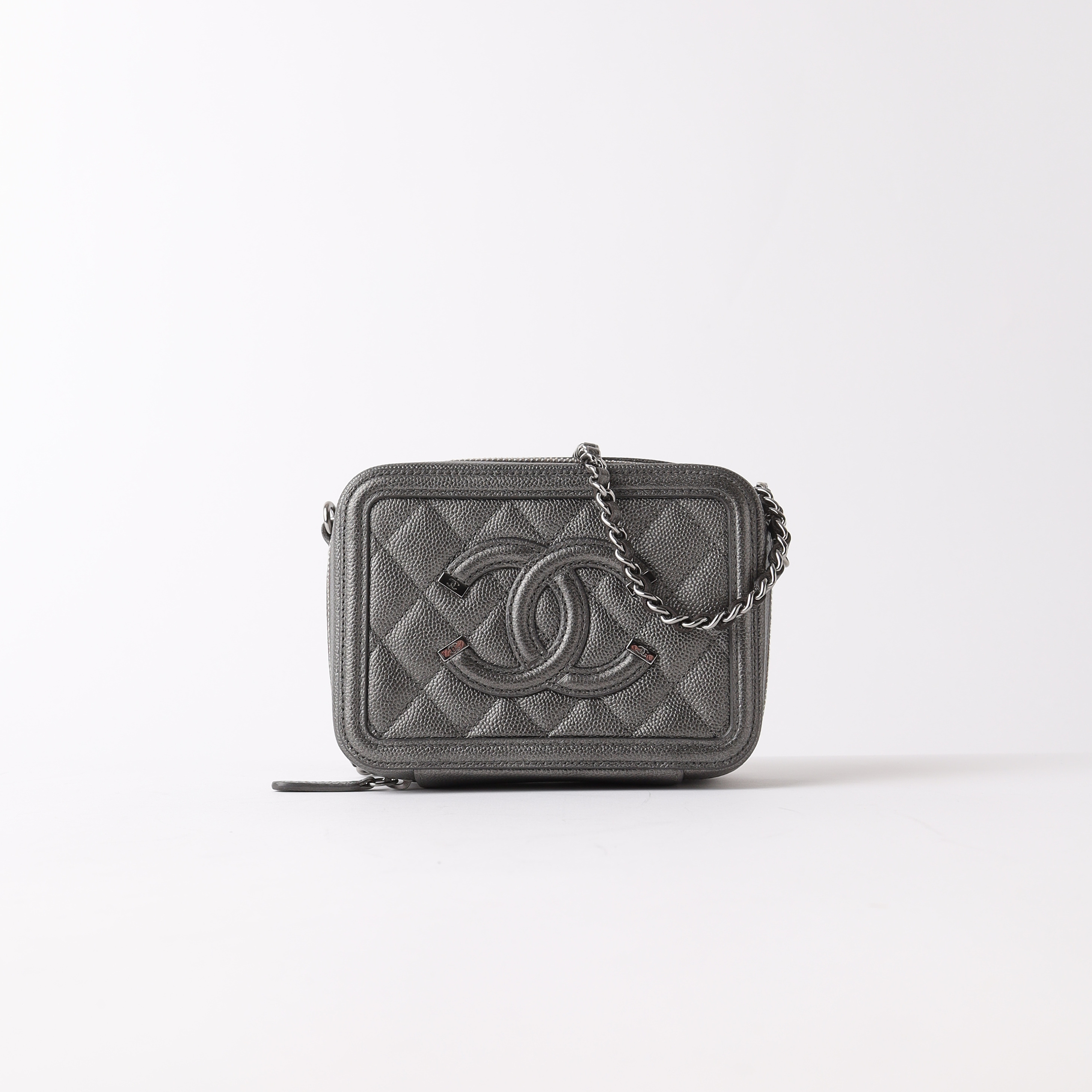 Pre-owned Chanel Caviar Mini Filigree Vanity Clutch